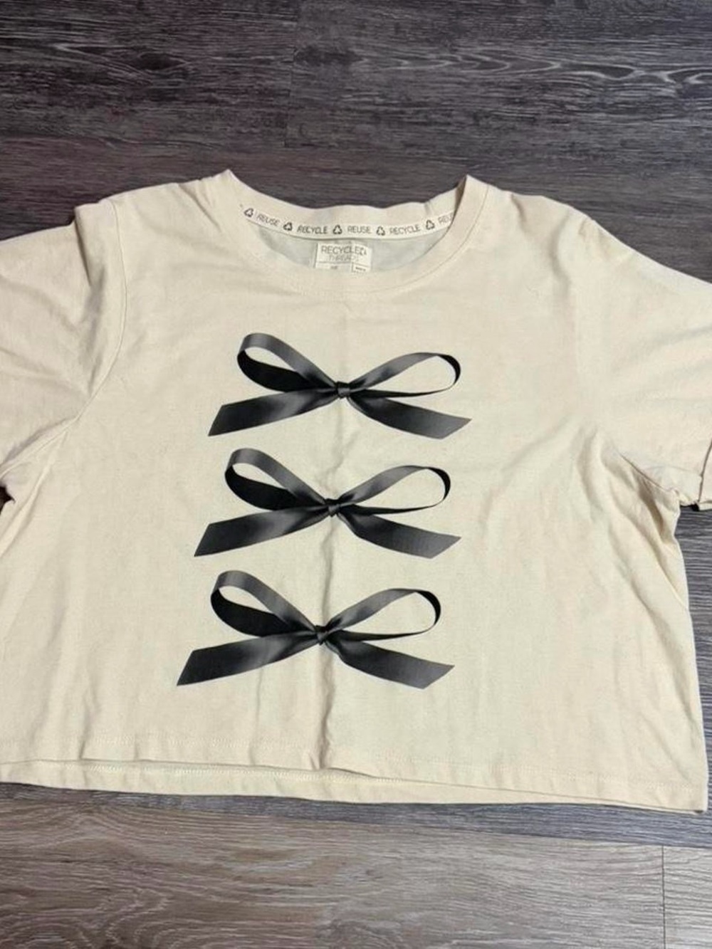 Cream Bow Graphic Crop Tee